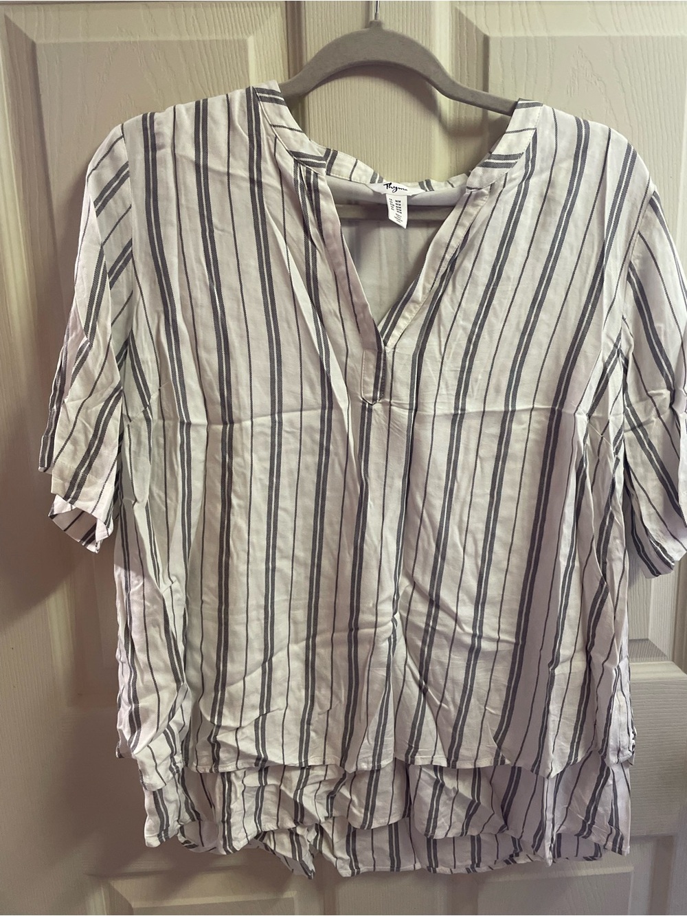 Thyme Maternity White and Black Vertical Stripe Maternity Tunic